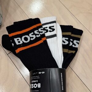 New BOSS 3-Pack Logo Crew Socks - Black, White, Olive Accent